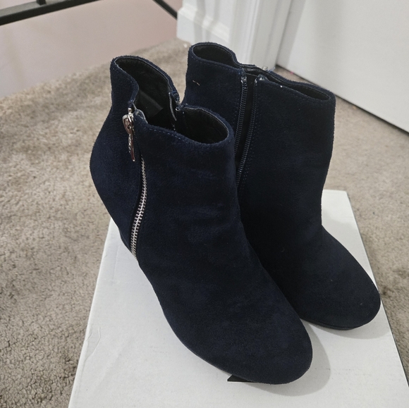 Boots - Picture 1 of 8